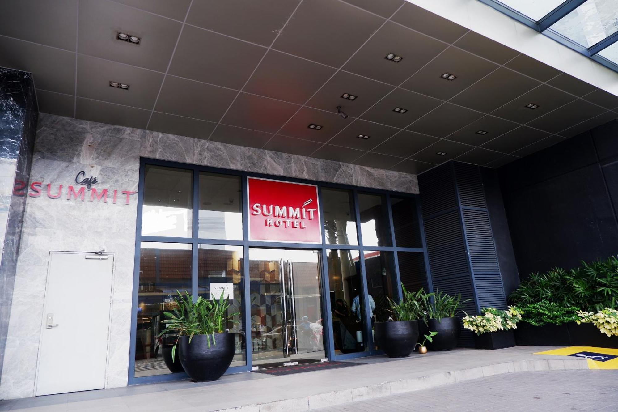 Summit Hotel Greenhills Quezón by Eksteriør bilde